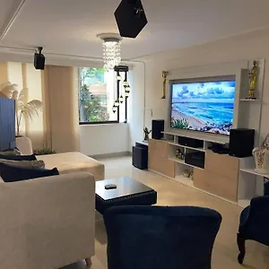 https://hermoso-apartamento-en-el-barrio-el-poblado-de.colombiamedellinhotels.com